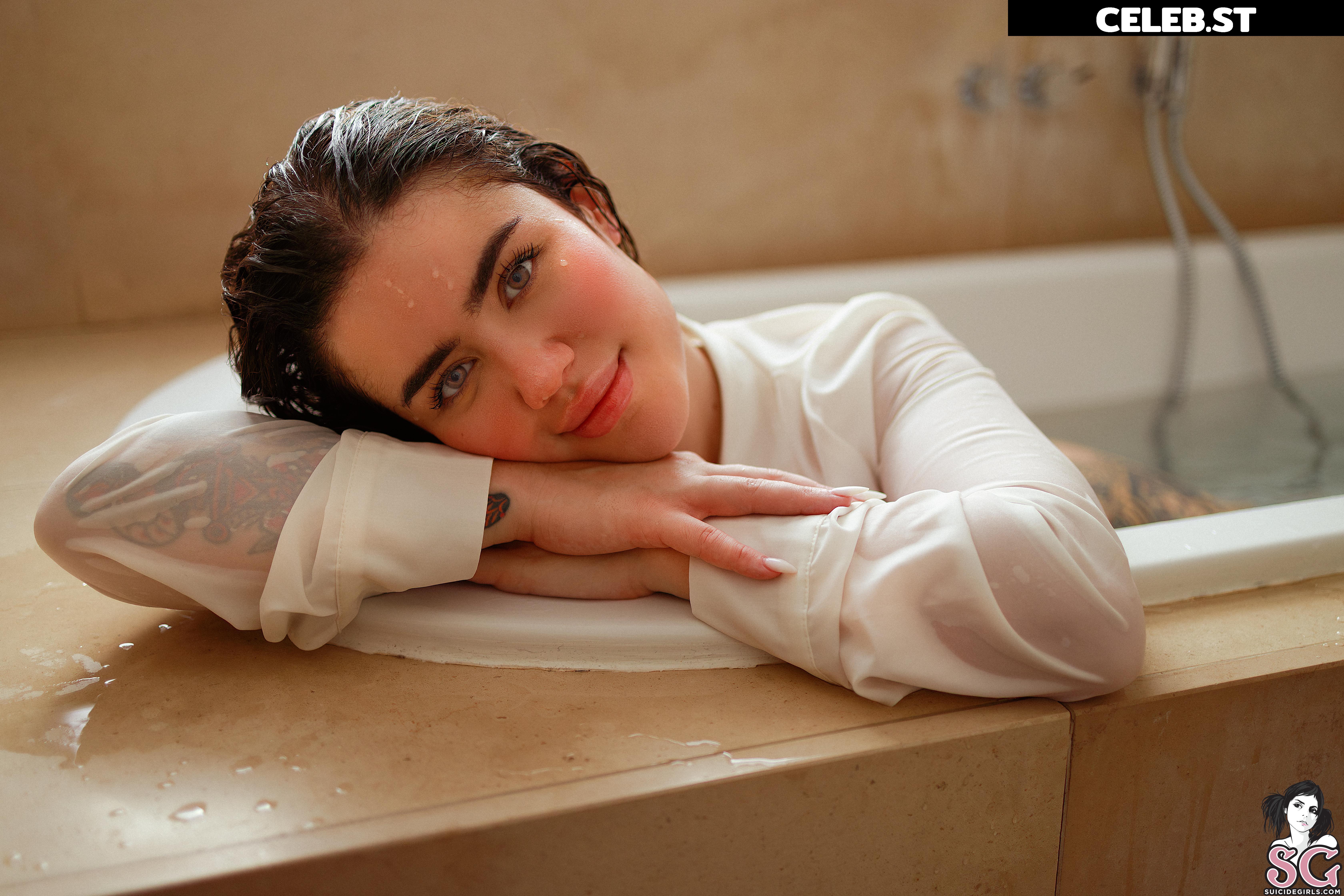 Ladanies // Daniela Image 10536214