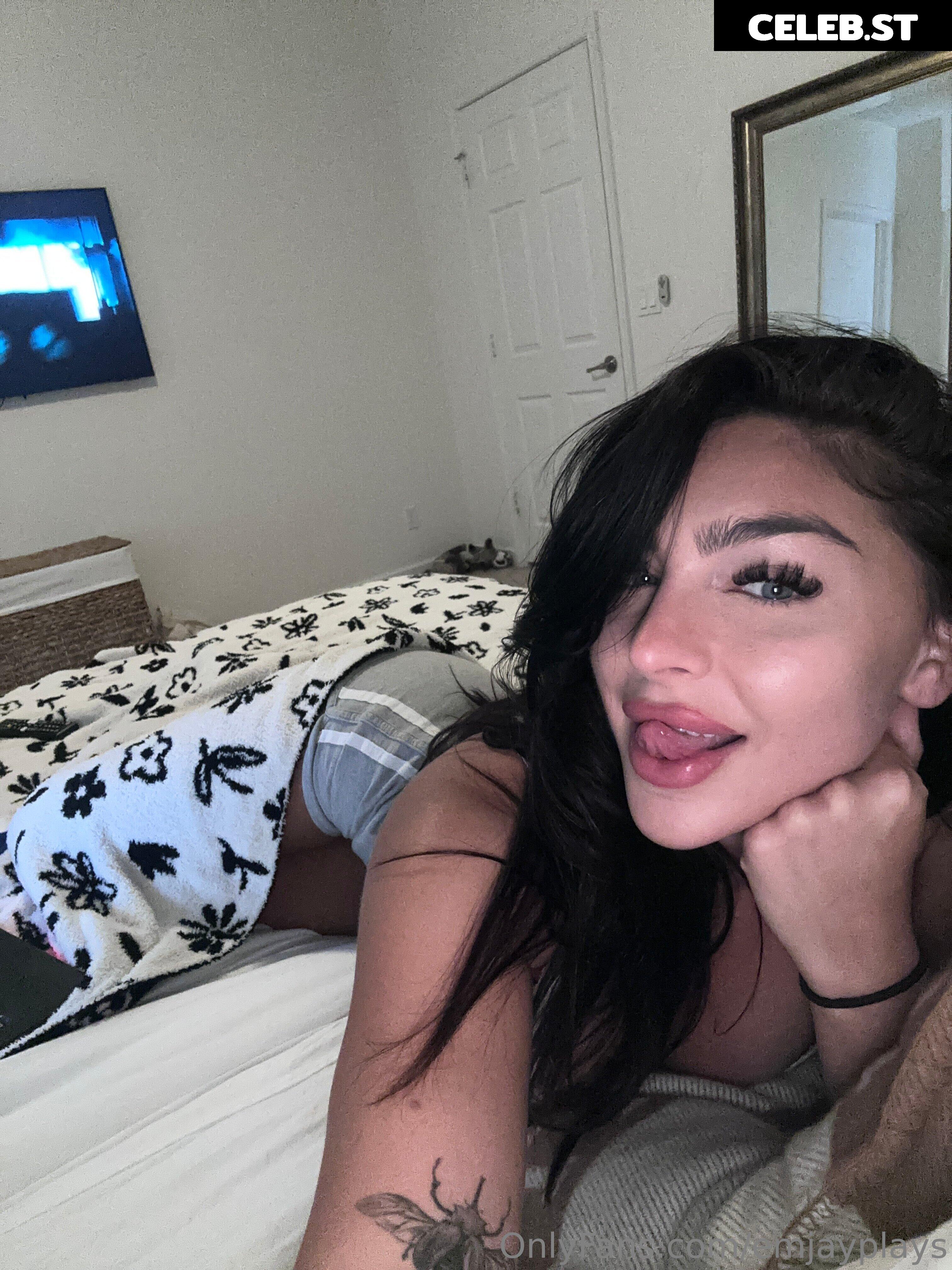 Emily Rinaudo | EmjayyPlays Image 10530185