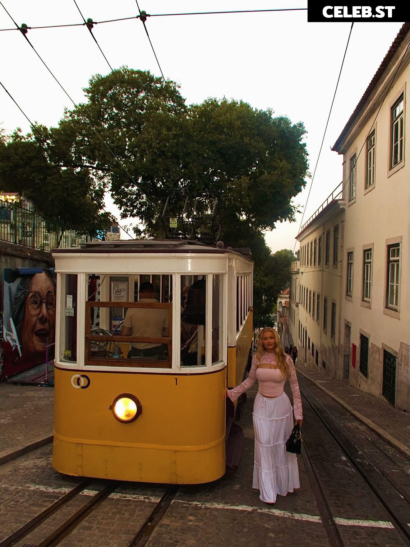 heleneelises/ Helene Elise Strom/ helenees Image 10598953