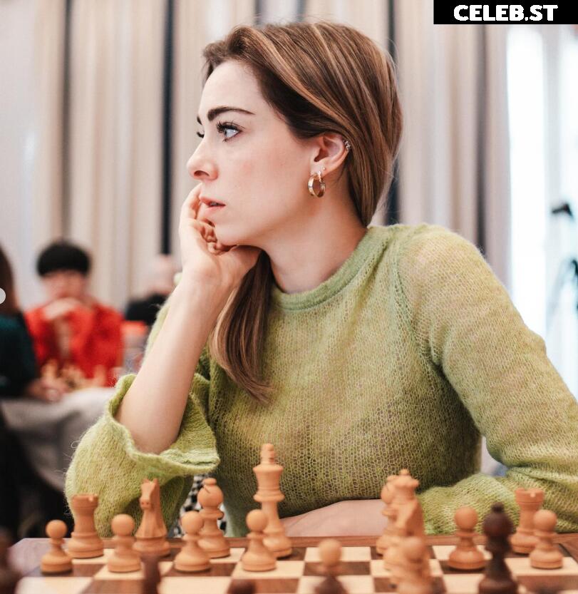 Dina Belenkaya Image 1059989