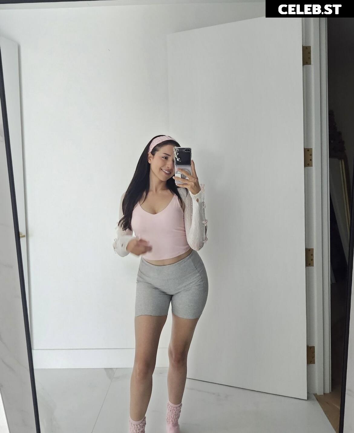 Pokimane Image 1035100