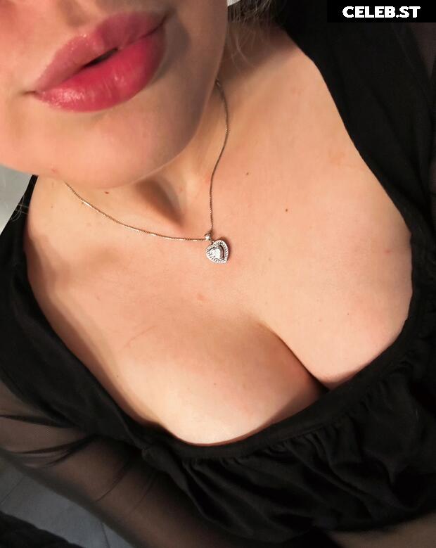 ASMR Janina Image 1035281
