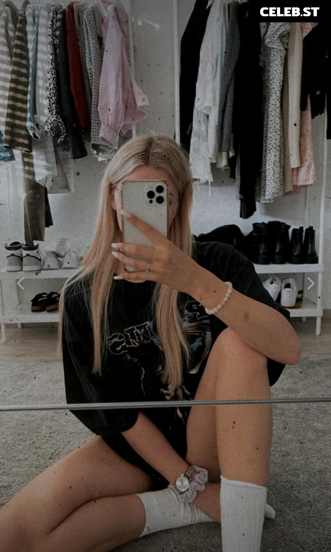ASMR Janina Image 1035228