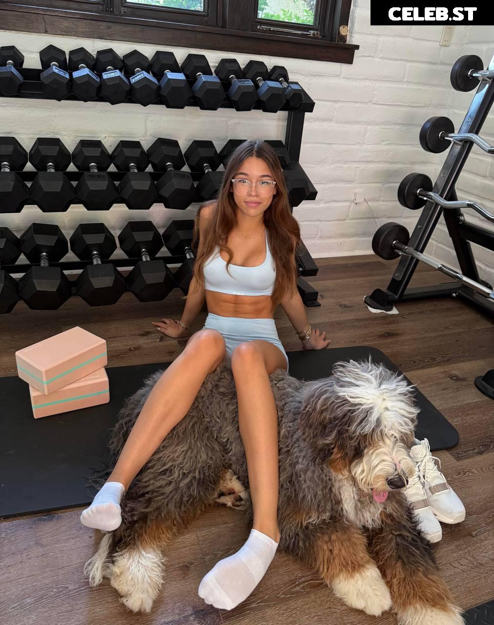 chloeparker6277 / bunnybunny924 / chloe.parkerrrr Image 10341773