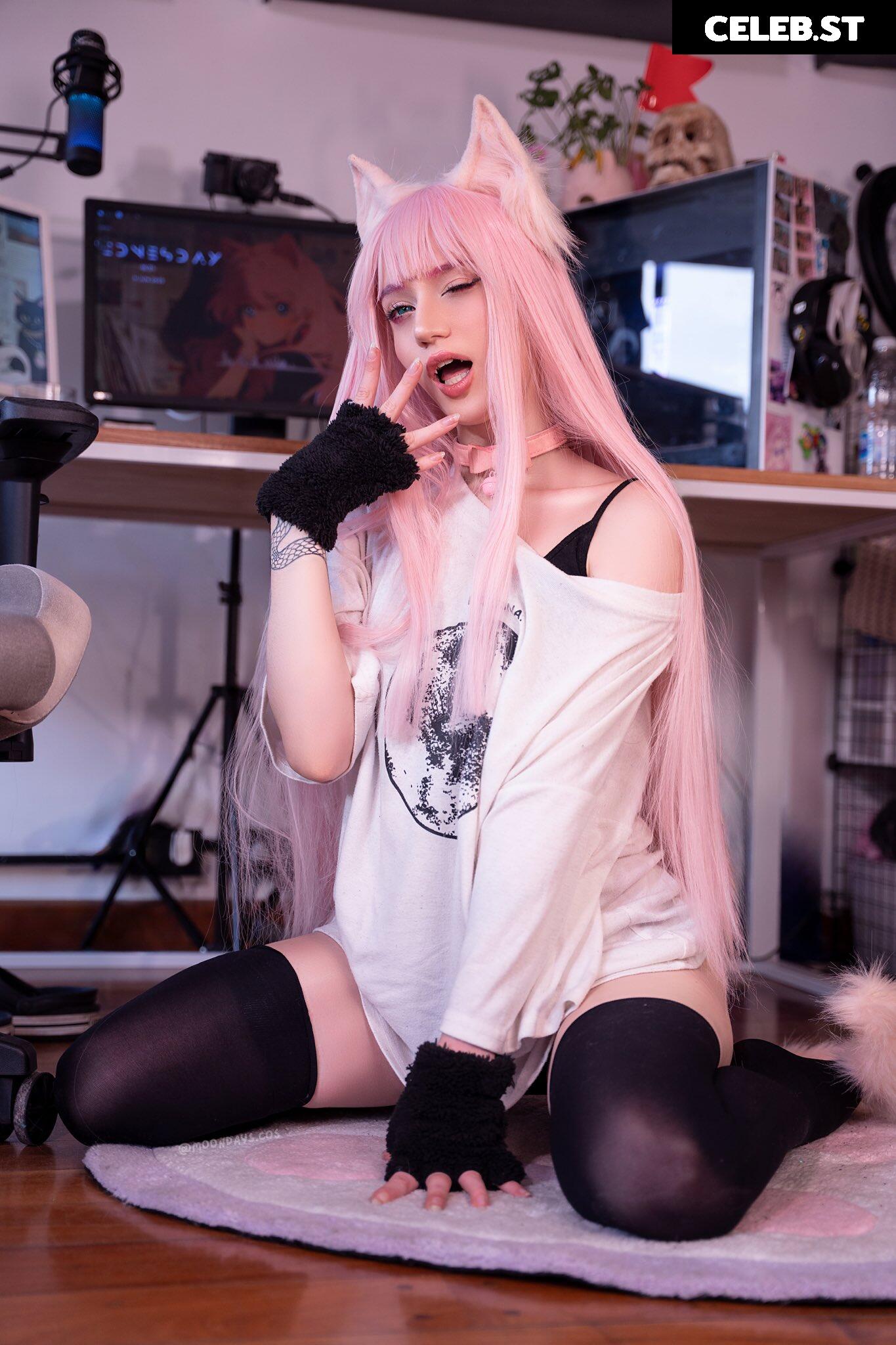 Moondays Image 10317312