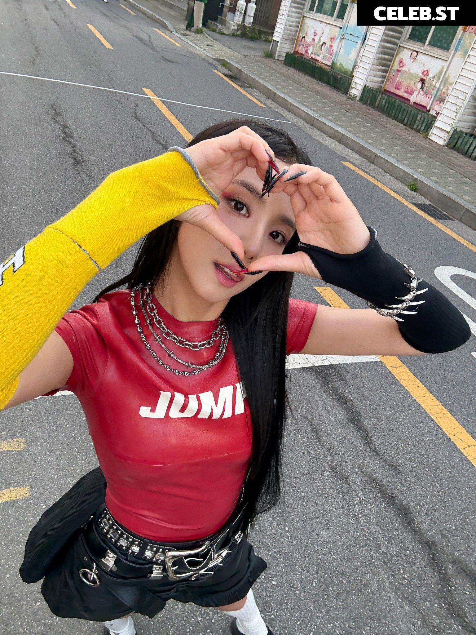 Jisoo  || - BLΛƆKPIИK ( BLACKPINK ) Image 10312345