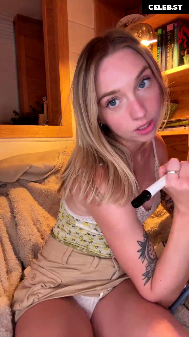 itsmecat / slipsissored / sillycatcat Image 10326385