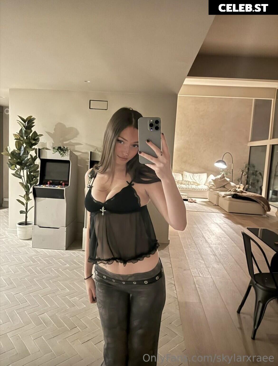 Lacy Lotus - Skylarxrae Image 10322575