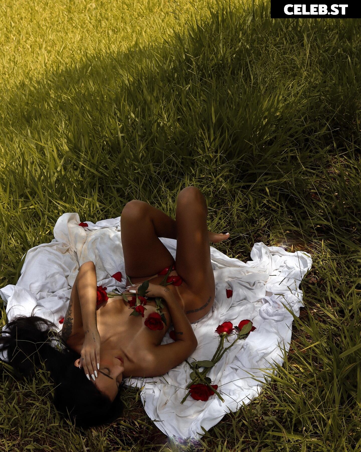 Fernanda Campos Image 10338480