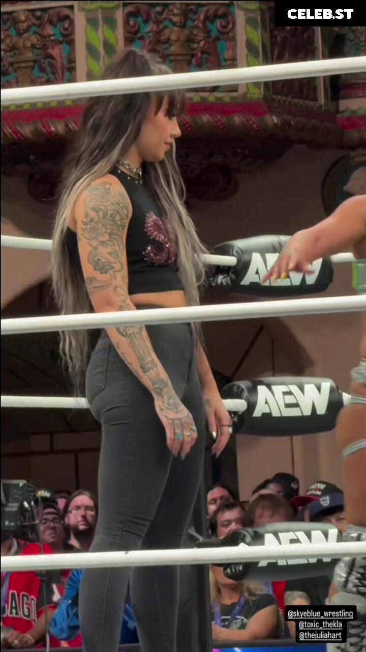 (Skye Dolecki) Skye Blue AEW Image 10334793