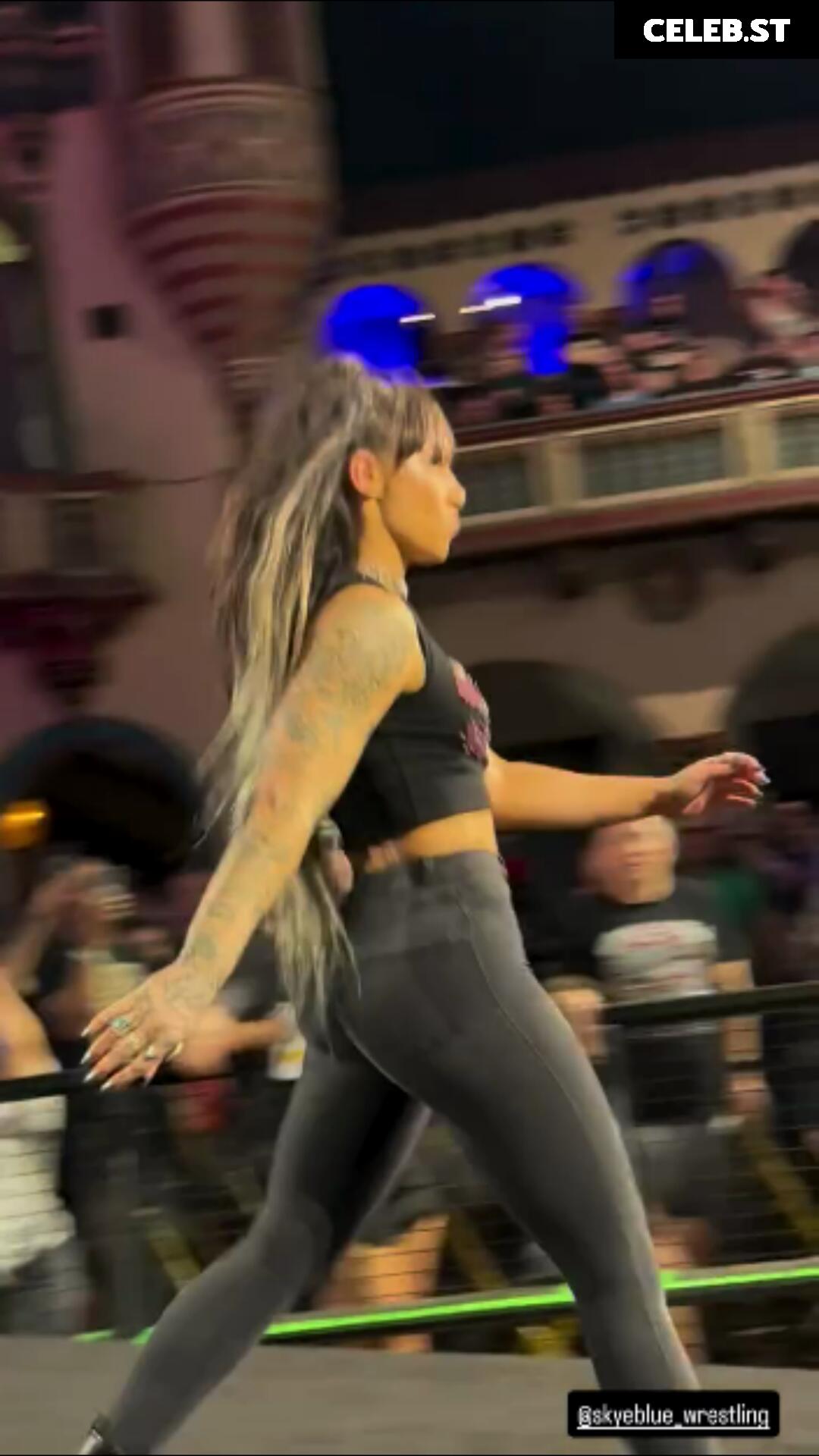 (Skye Dolecki) Skye Blue AEW Image 10334789