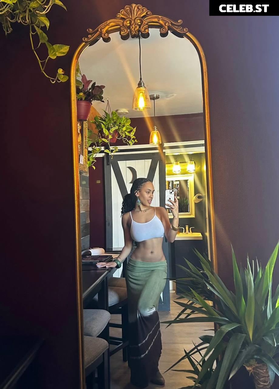 Aaliyeezy Image 10331443