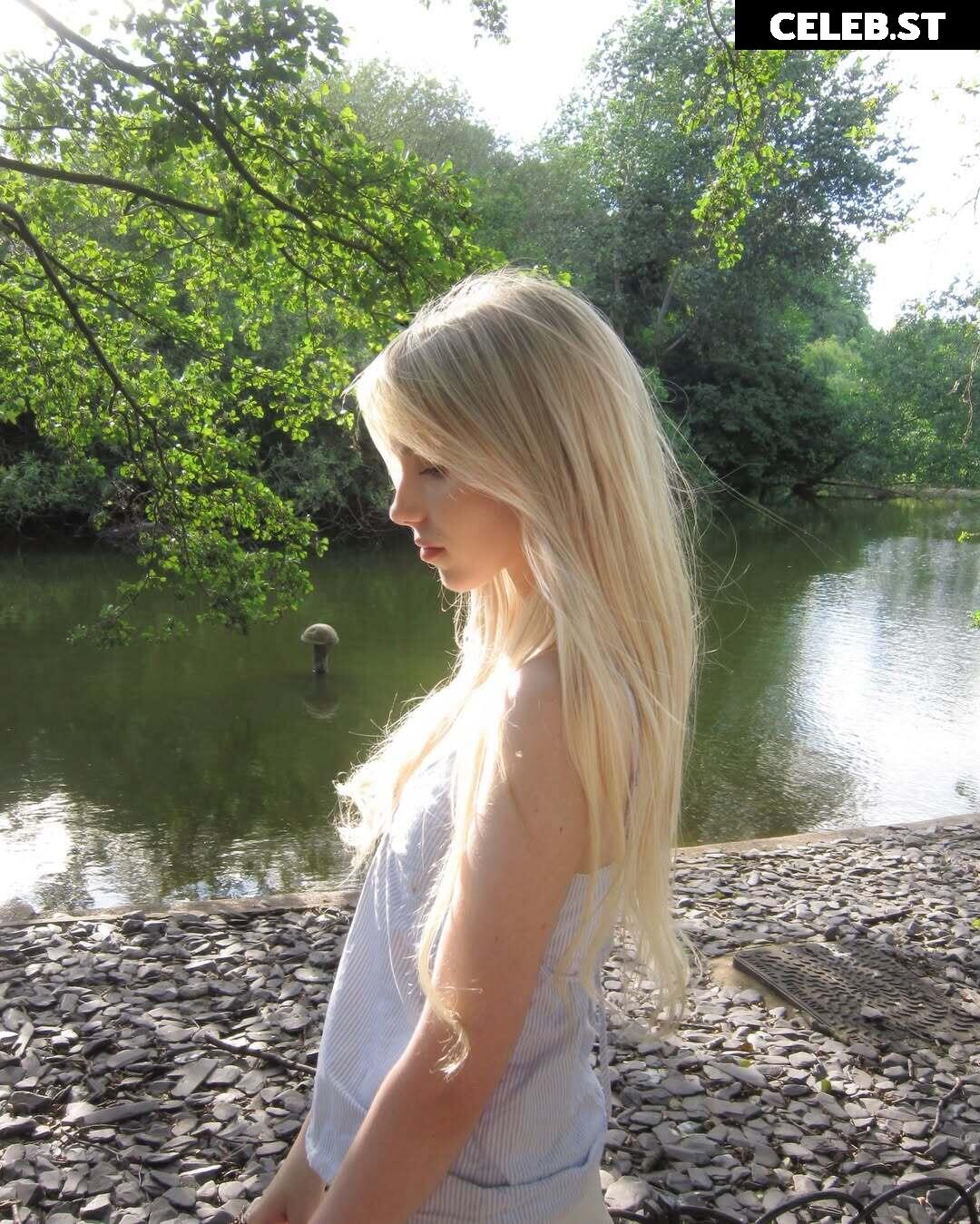 Kitty-Mae / kittymerritt Image 10331246