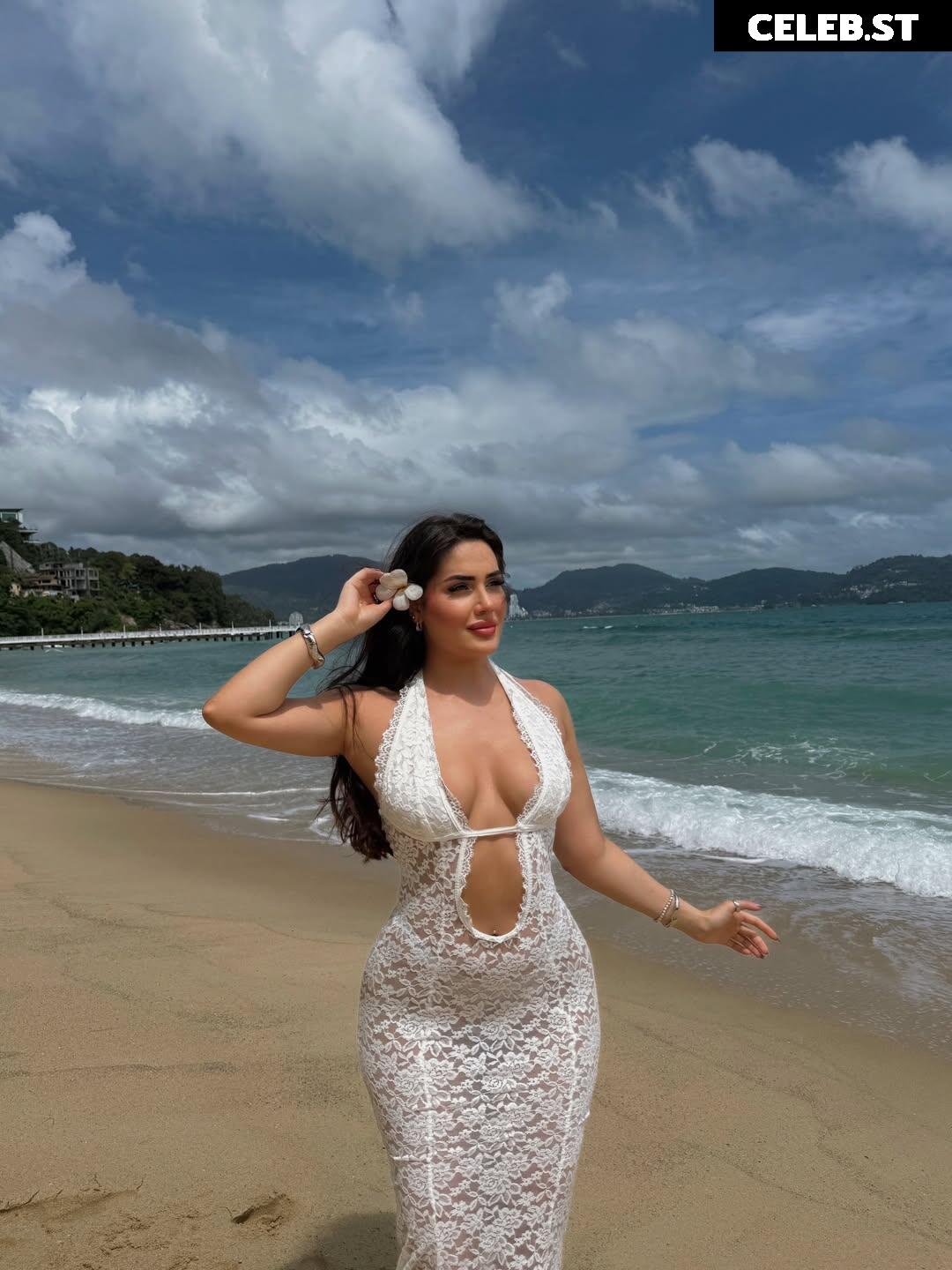 Kardelen Toprak Image 10333275