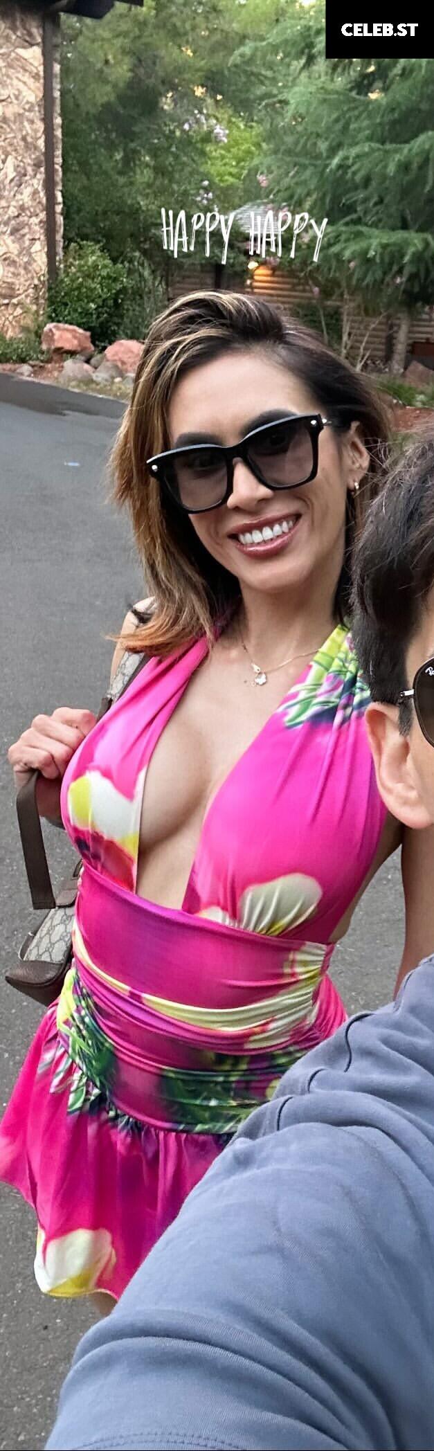 Cristina "Vee" Valenzuela Image 10308925