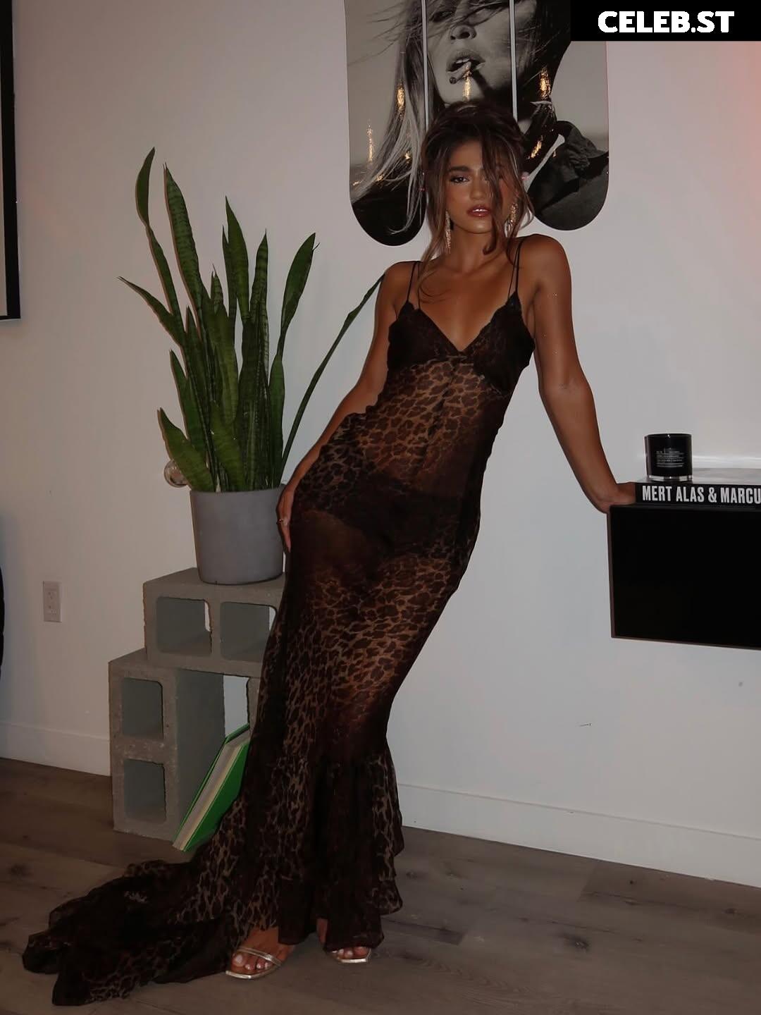 Rayna V Image 10309704