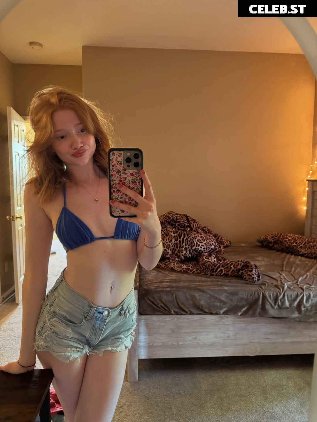 Makenna Kelly / Lifewithmak Image 10309185
