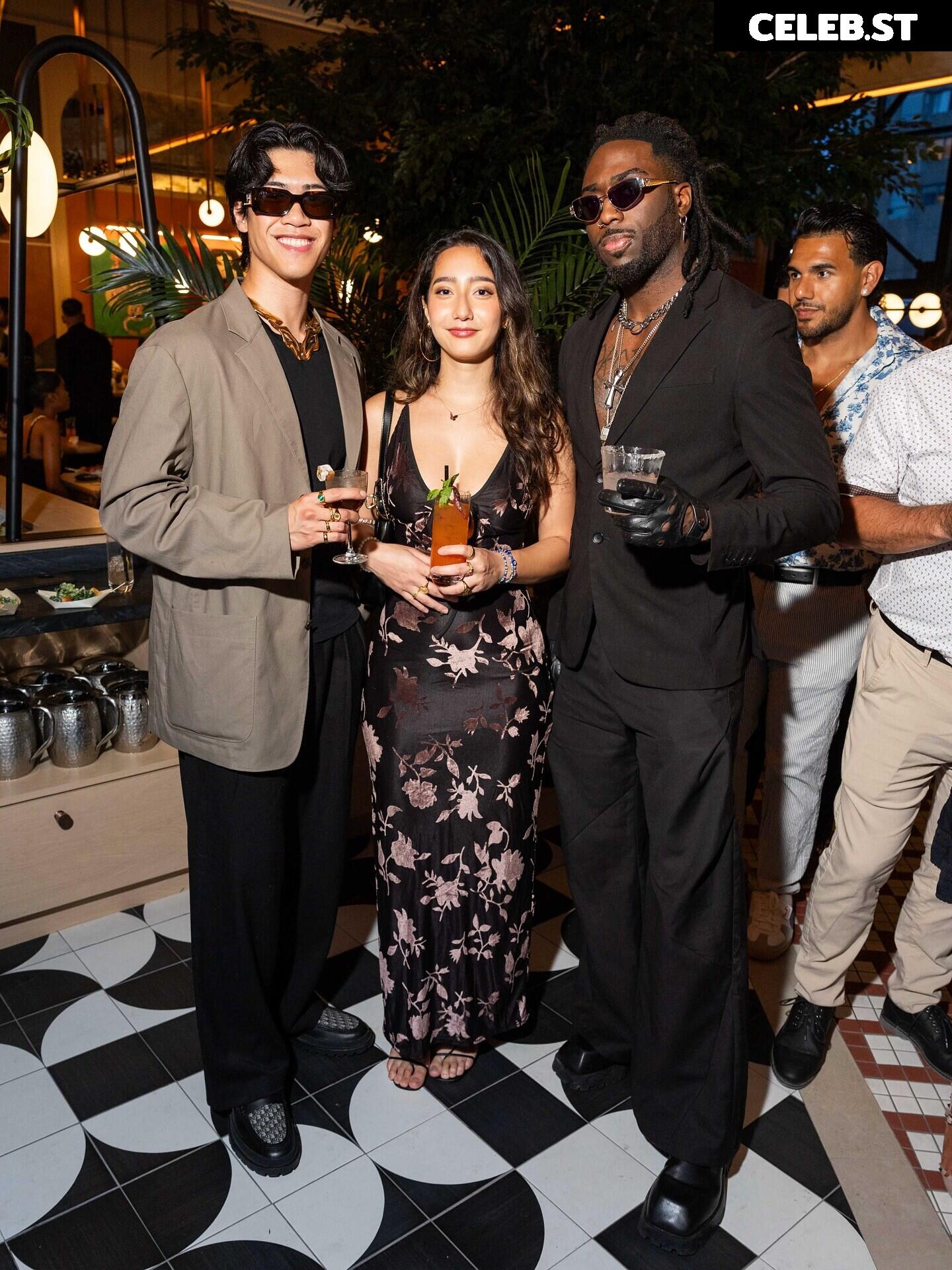 Sabrina Pezeshkian | sabadabadoodle | sabababaroo Image 10309065