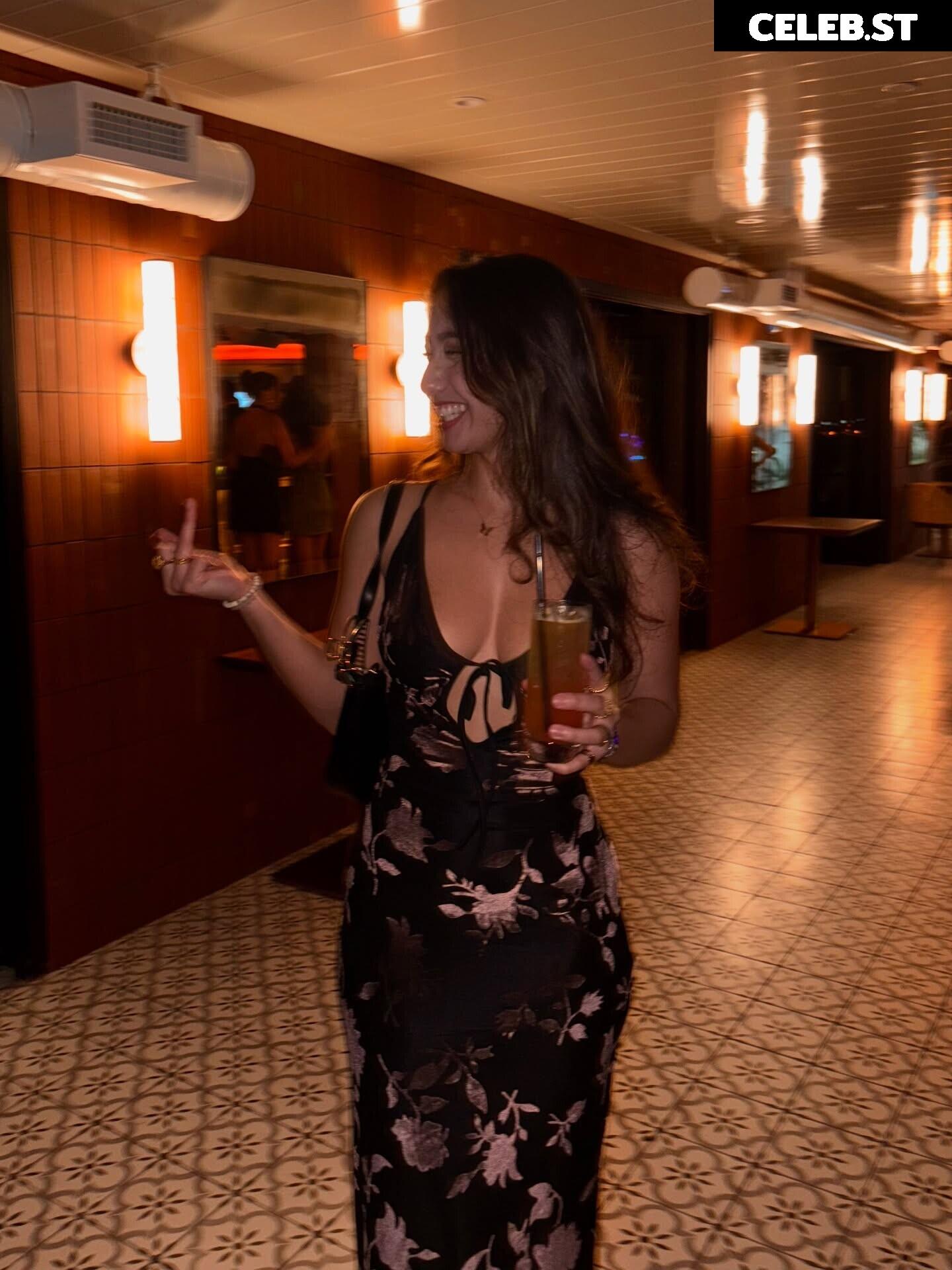 Sabrina Pezeshkian | sabadabadoodle | sabababaroo Image 10309058