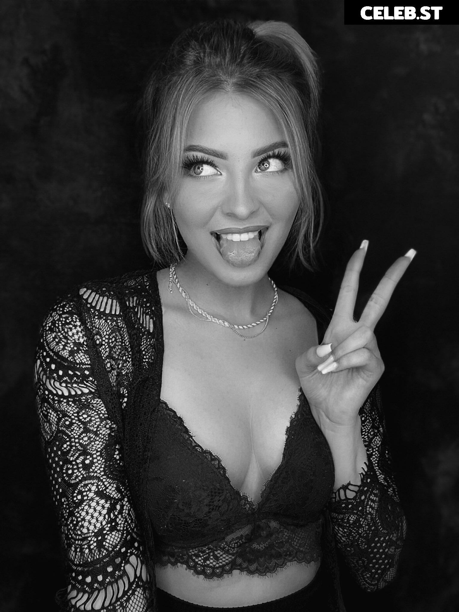 ASMR Janina Image 1026180