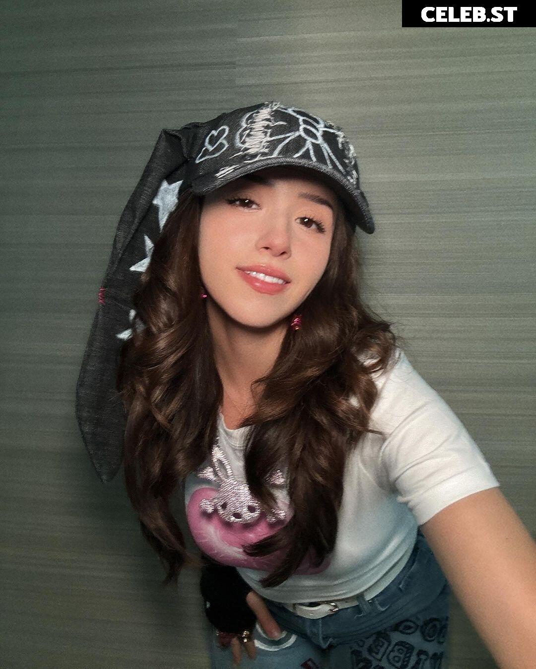 Pokimane Image 1027190
