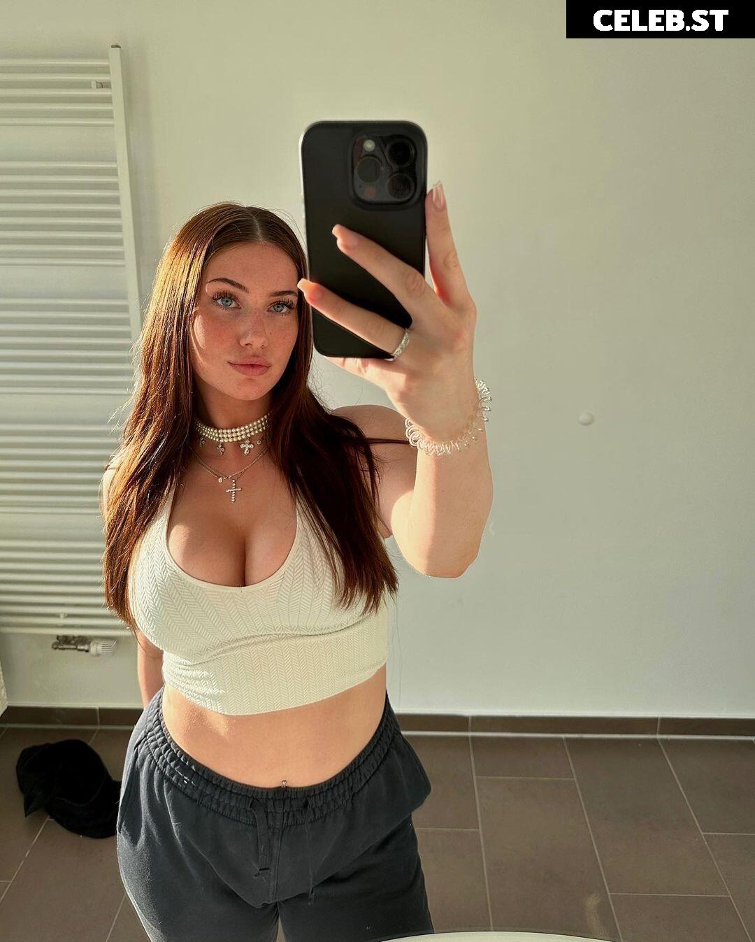 Faye.sxh Image 1021996
