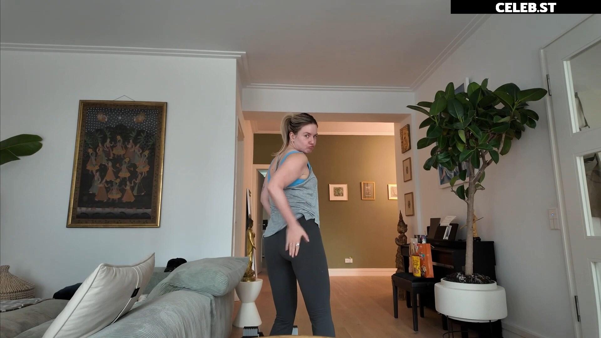 KellyMissesvlog Image 1020785