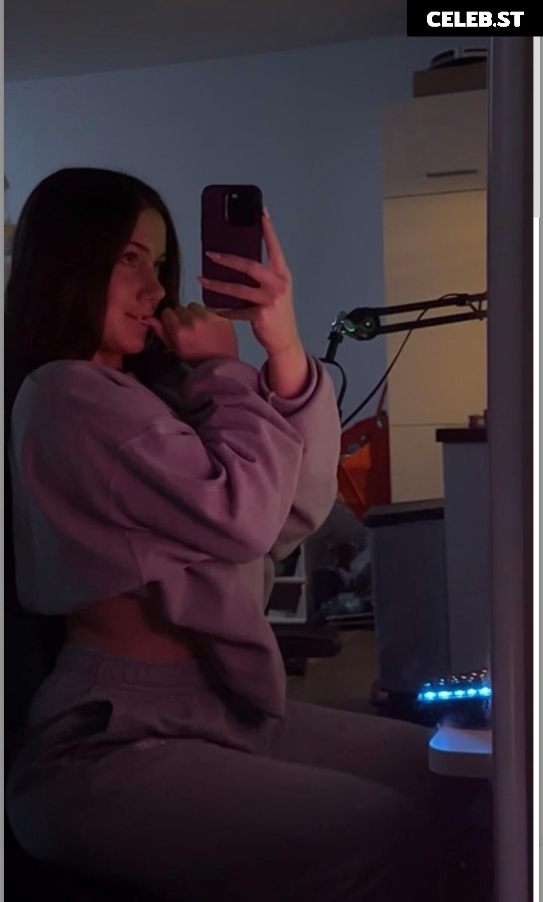 Faye.sxh Image 1028570
