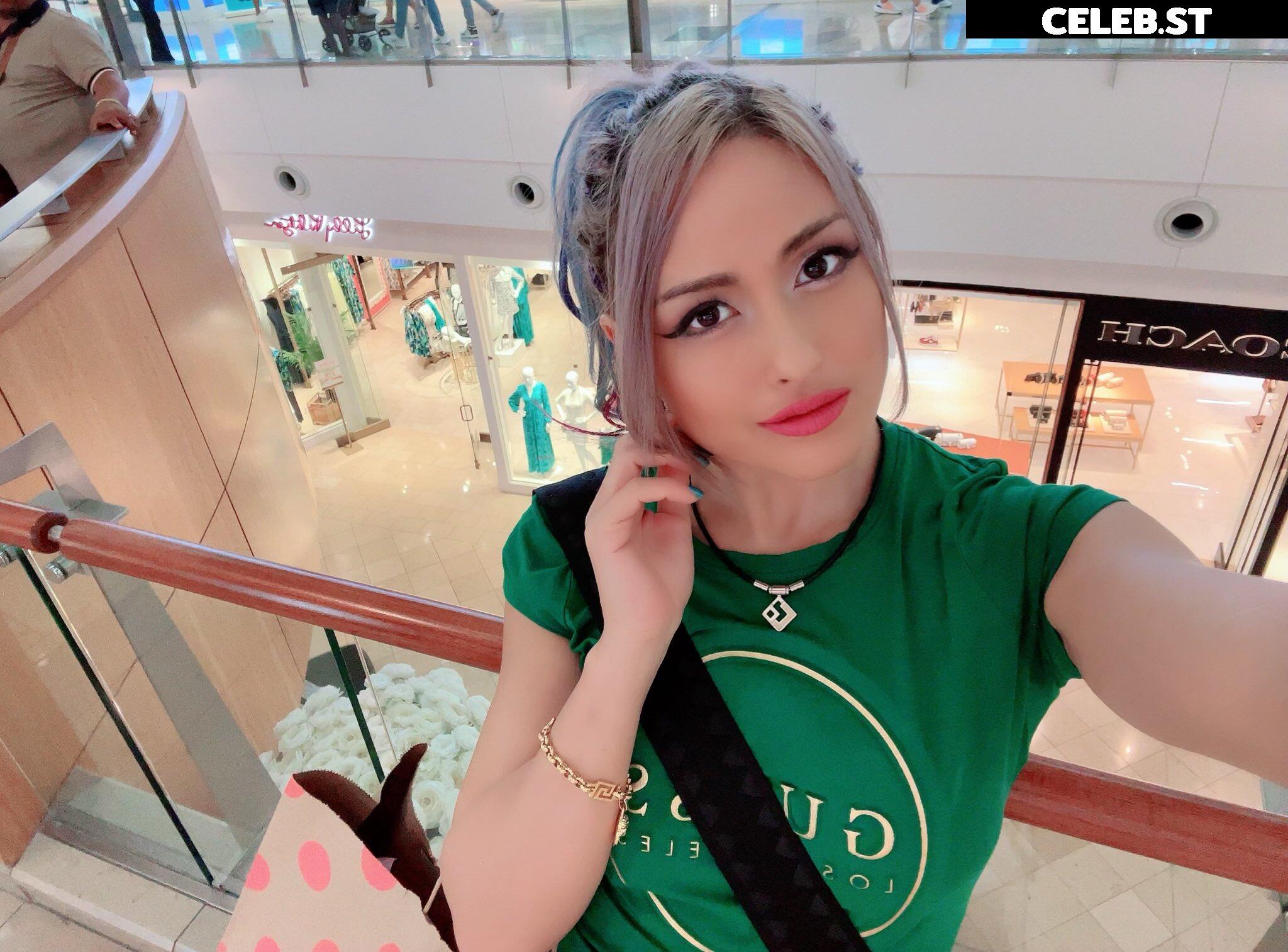 Giulia - Stardom Image 10154926