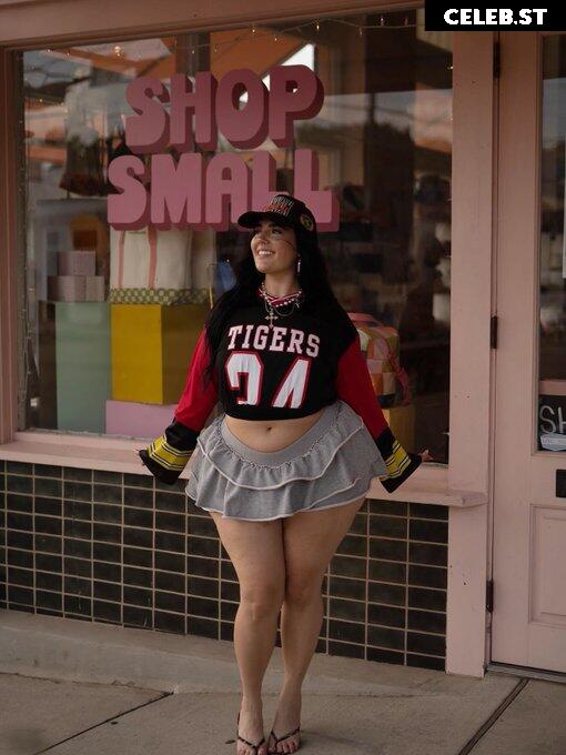 Alex Blair | itsalexblair | thecurvyfoxx Image 10165274