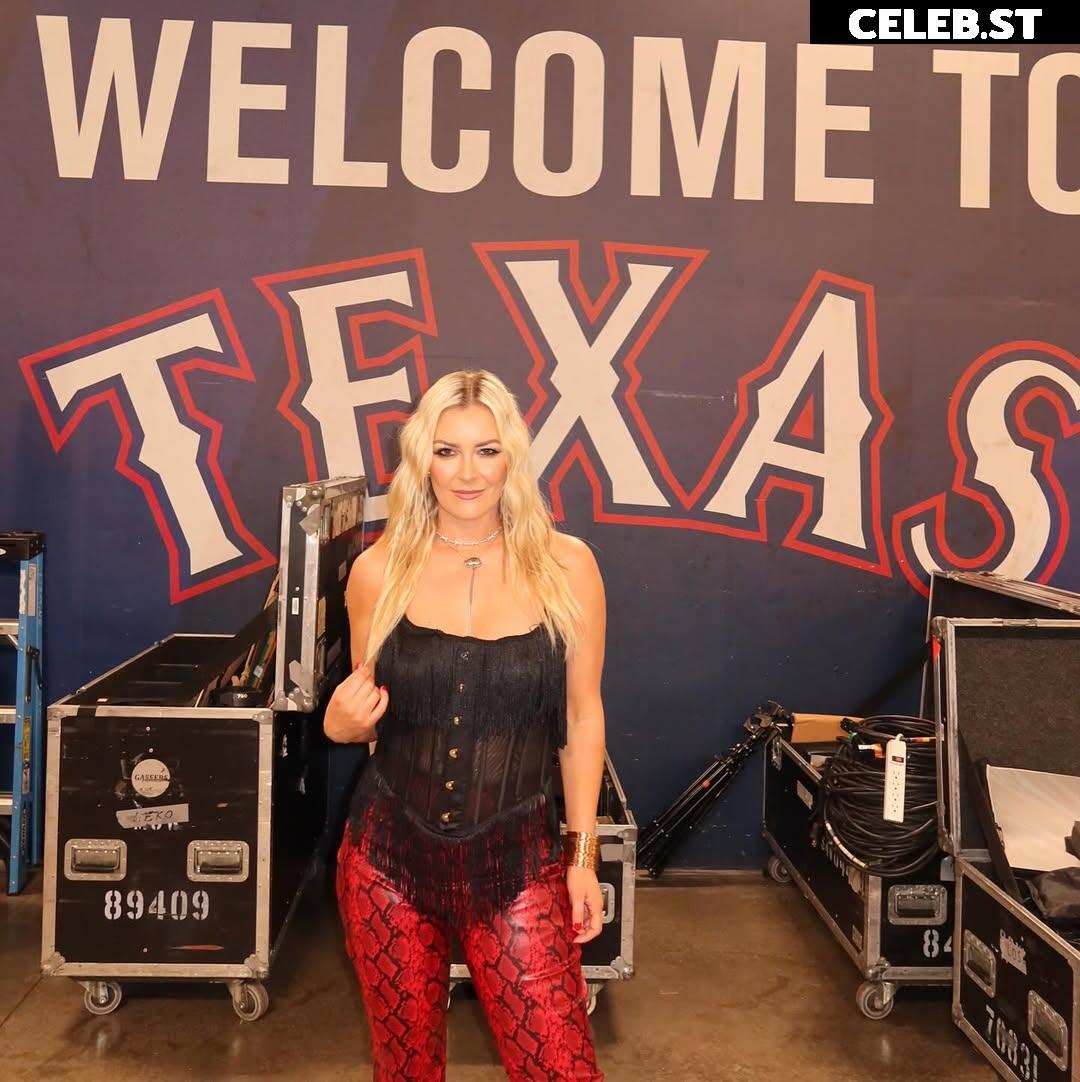 Renee Paquette Image 10166832