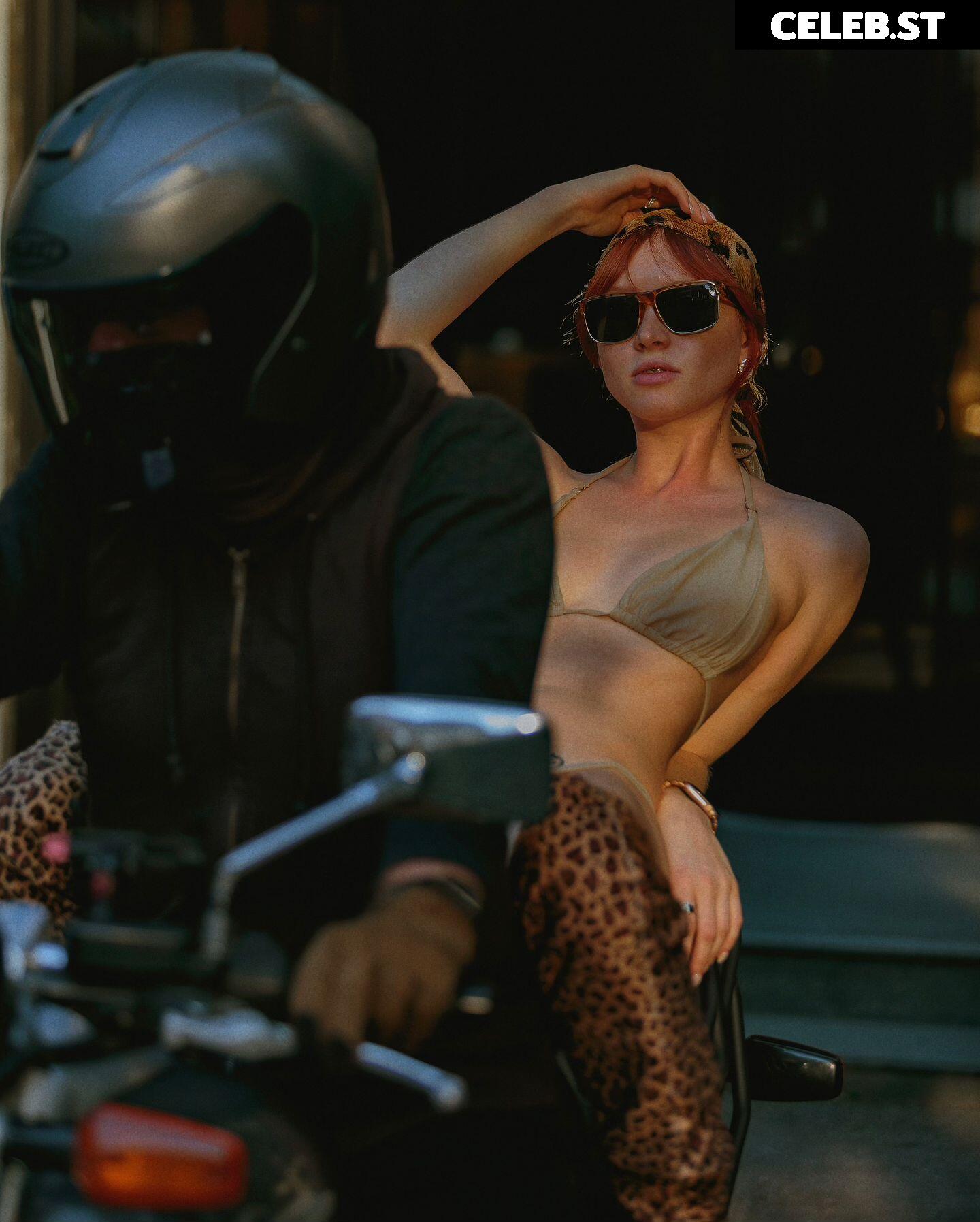 Arina bik /arinabik Image 10166540