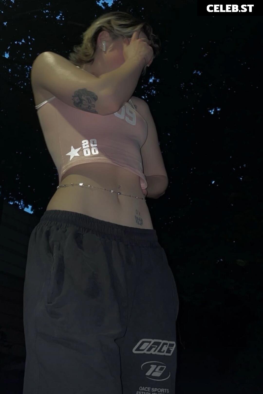 sky_stn_ / Nelee Image 10166079