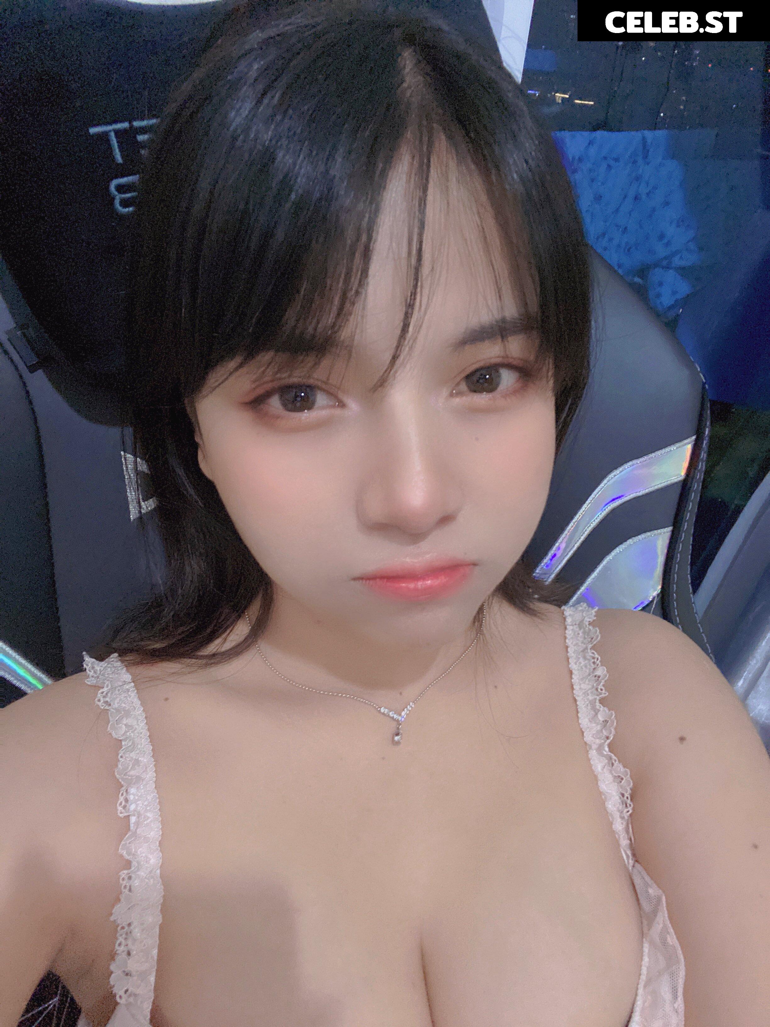 Angel chan | wlep wlop | menruinyanko_ Image 10163476
