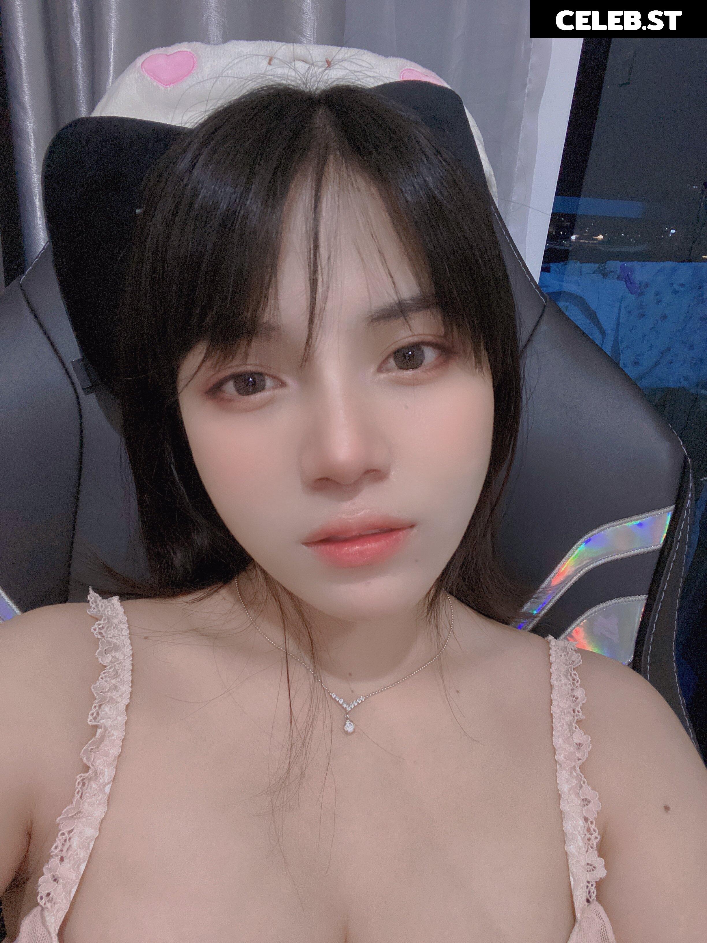 Angel chan | wlep wlop | menruinyanko_ Image 10163478