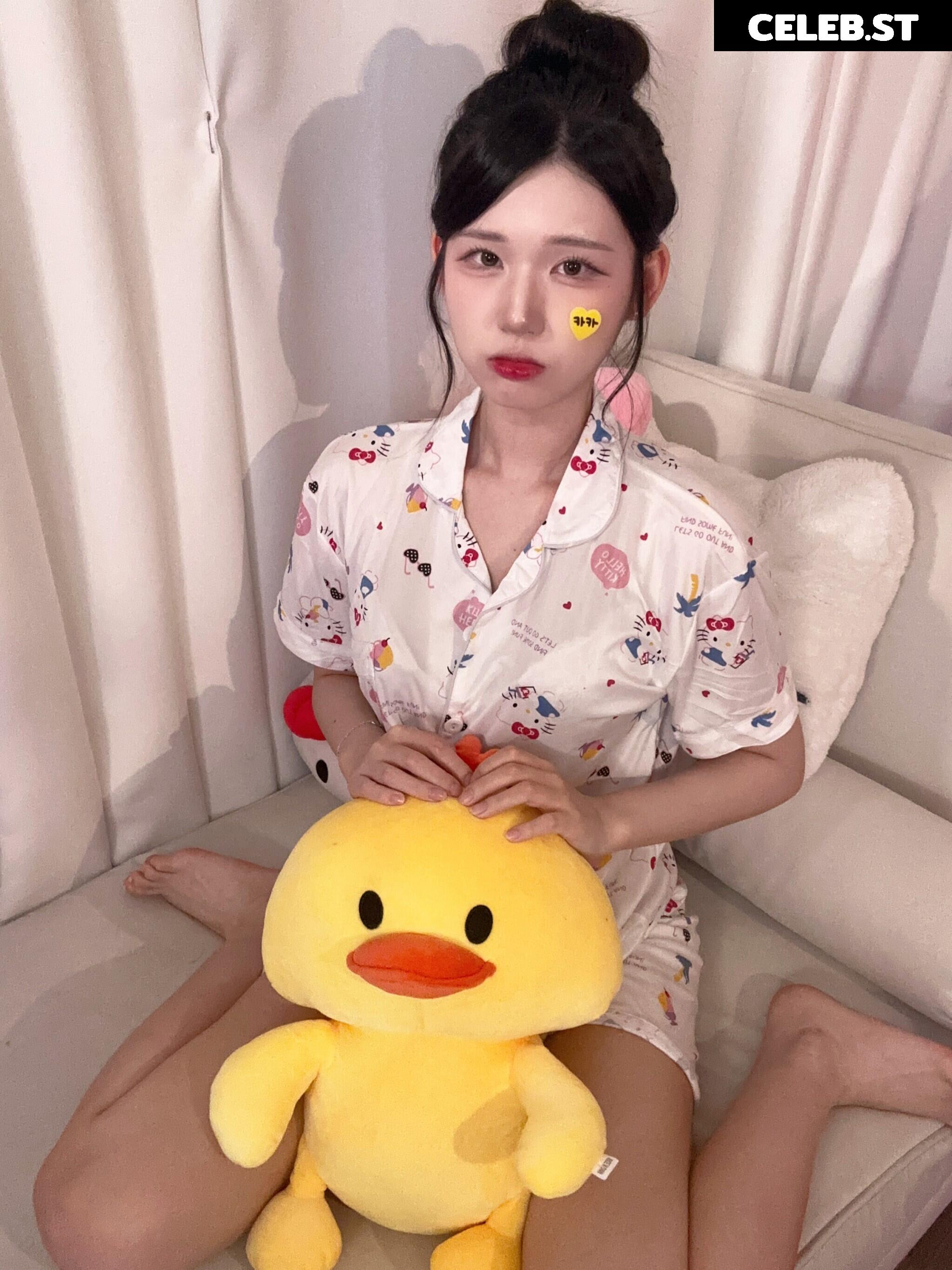 yule_.0.03 Image 10175524