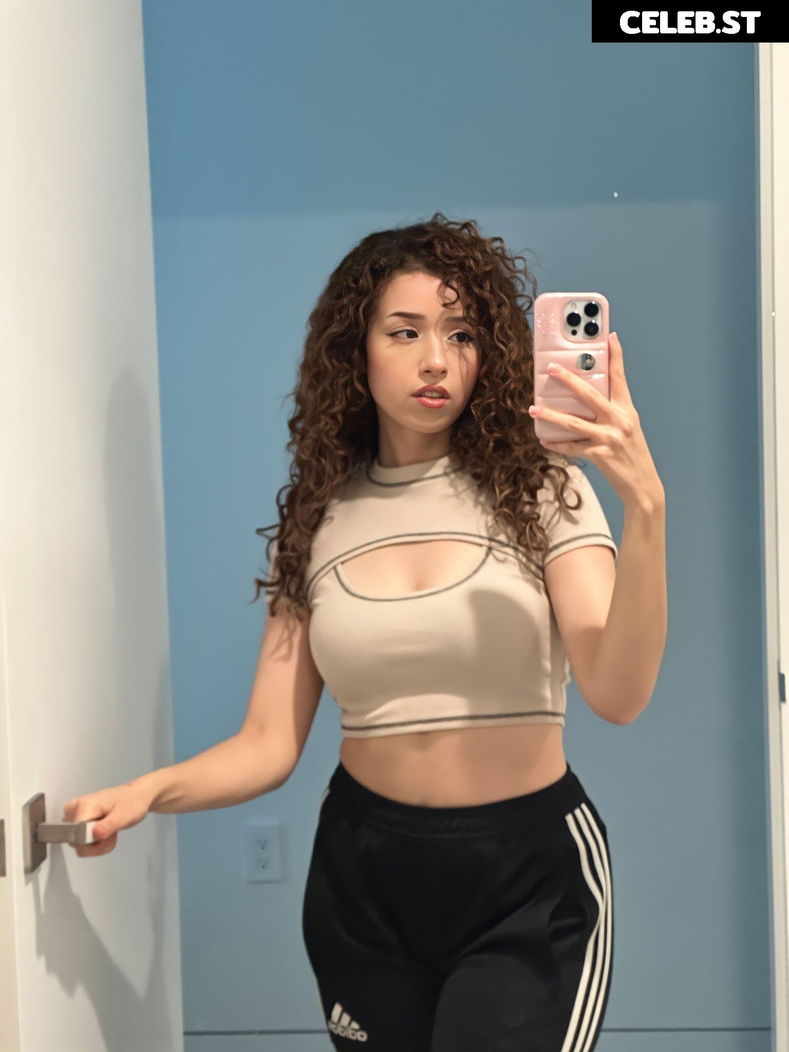 Pokimane Image 1017108