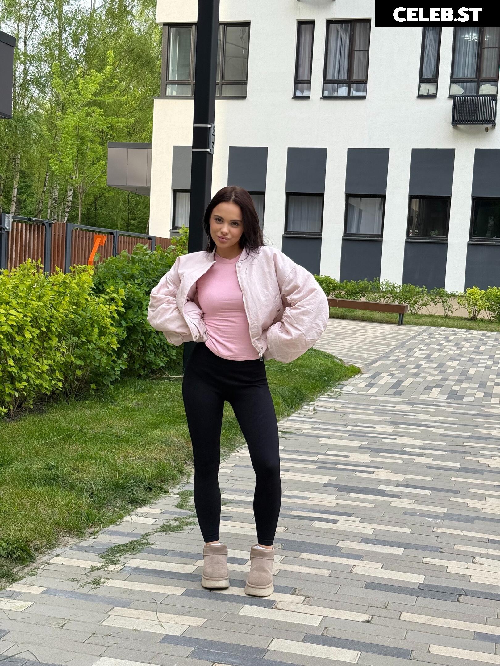 alena_chaikina / chaikinna Image 10173569