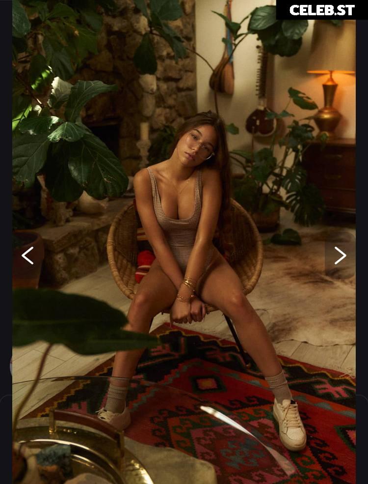 chloeparker6277 / bunnybunny924 / chloe.parkerrrr Image 10173693