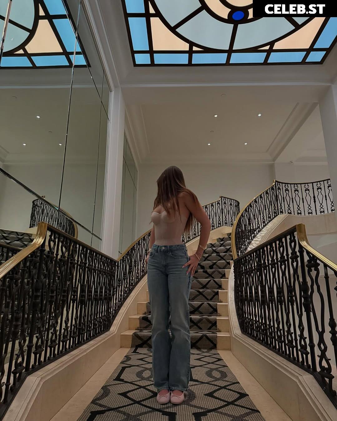 chloeparker6277 / bunnybunny924 / chloe.parkerrrr Image 10173676