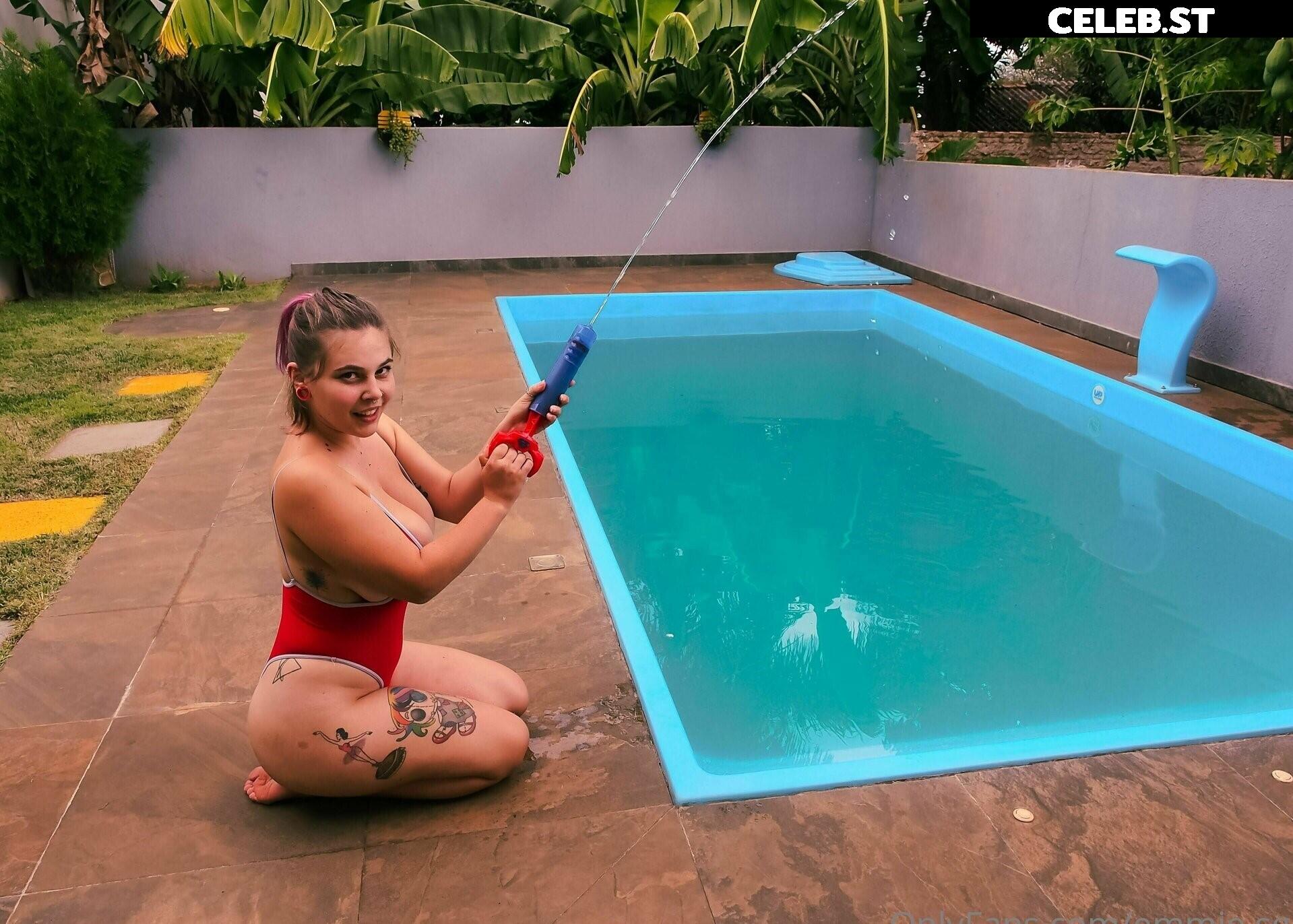 Emmie sg Image 10115017