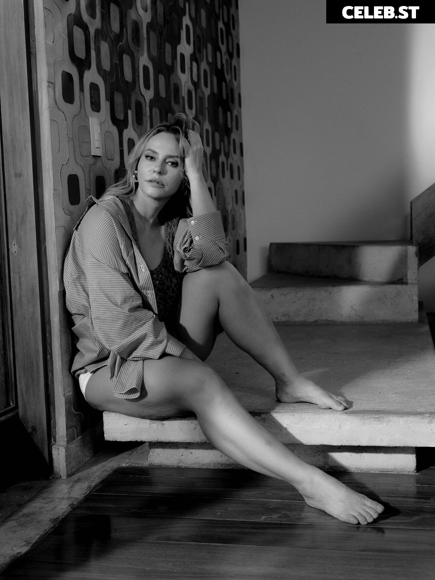 Paolla Oliveira Image 10125840