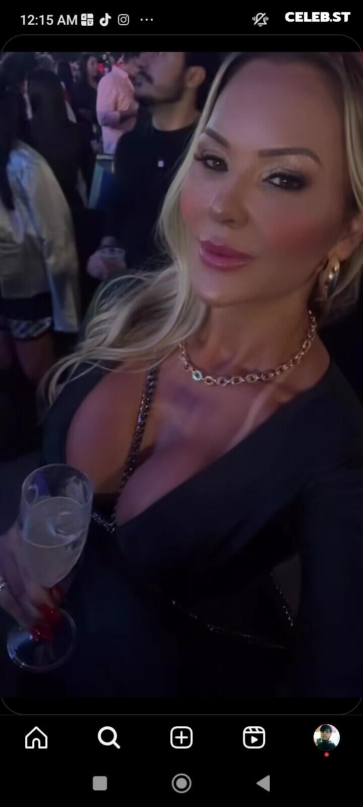 Ana Claudia Lopes Image 10125876