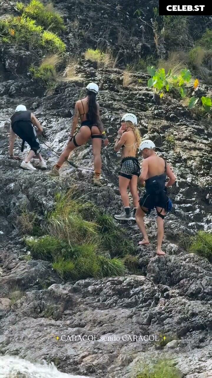 Aline Riscado Image 10121617