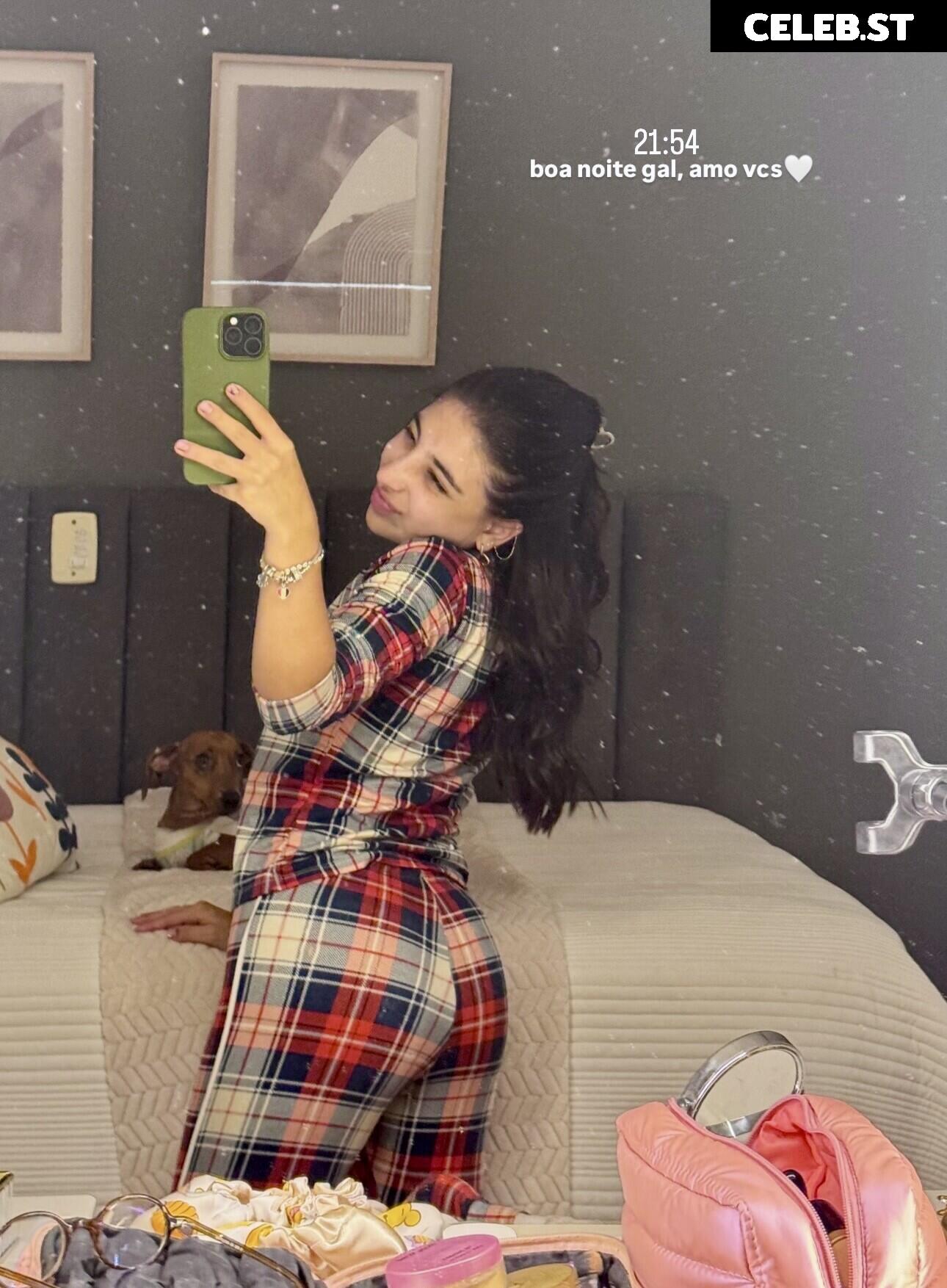 Taby Carvalho Image 10120940