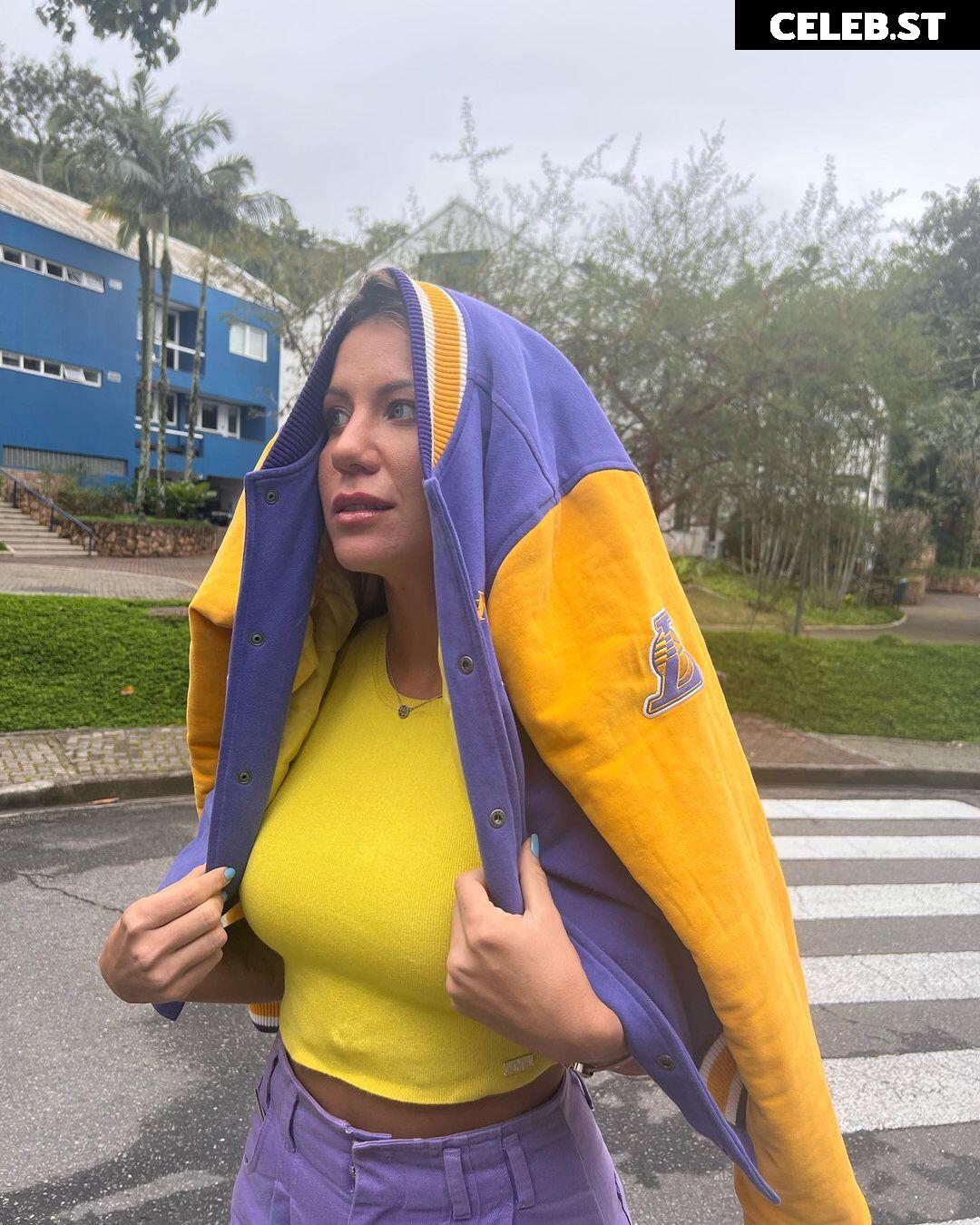 Barbara Coelho Image 10123420