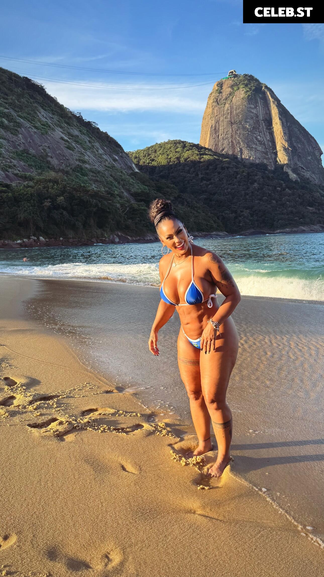 Rosiane Pinheiro Image 10123780