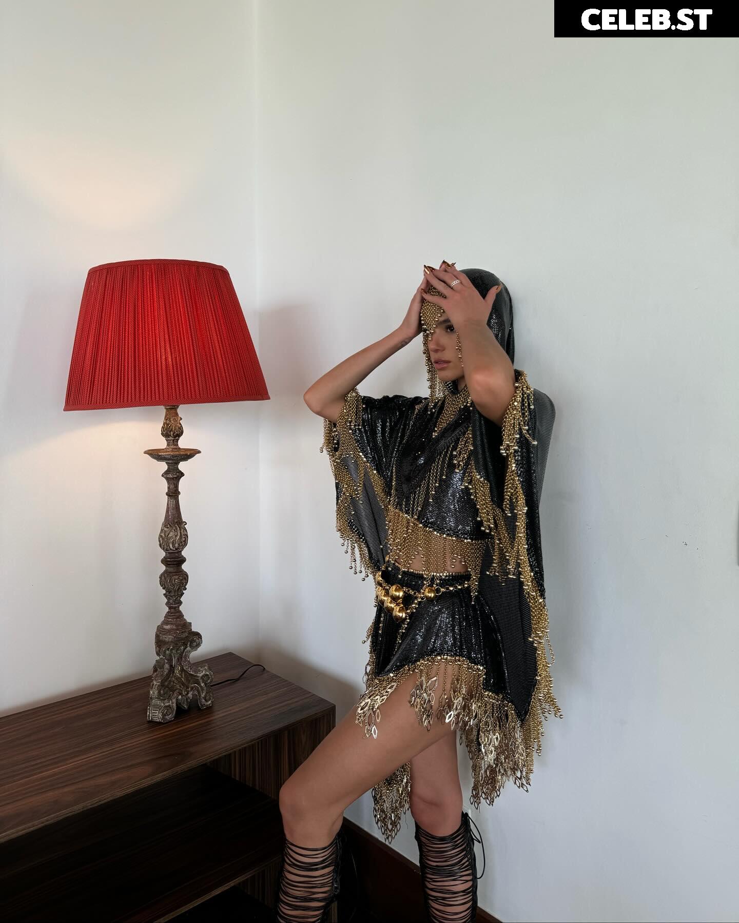 Bruna Marquezine Image 10123263