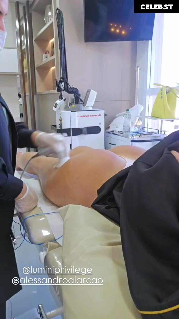 Lívia Andrade Image 10122629