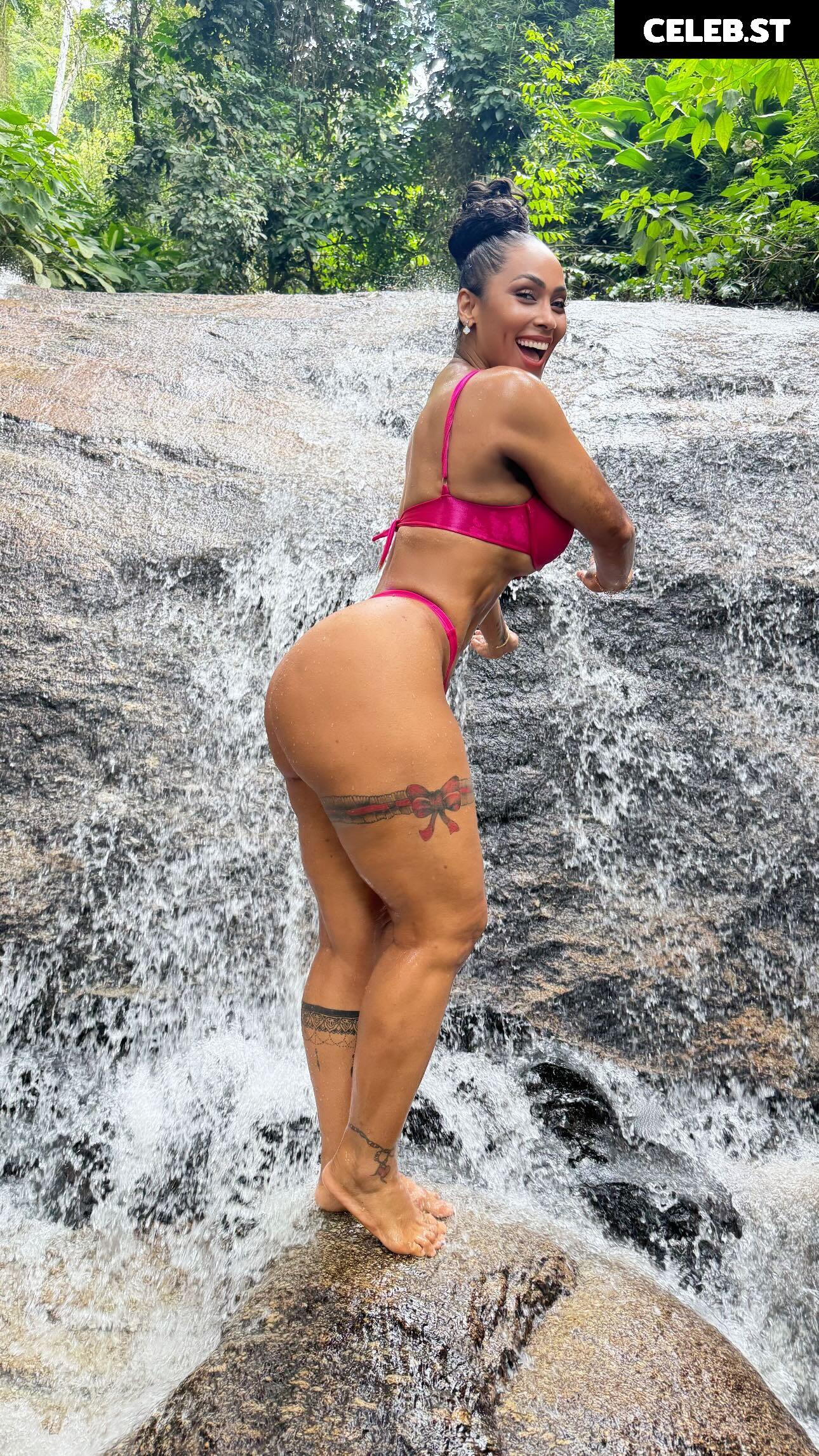 Rosiane Pinheiro Image 10122379